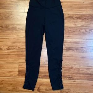 black lulu leggings